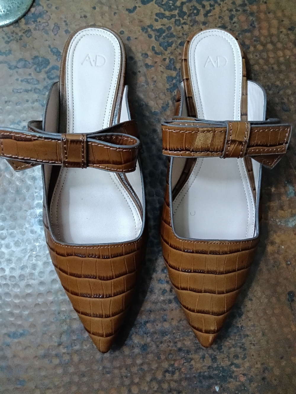 AD & Daughters Sz. 8.5 NWT Jemma Croco Embossed Leather Mule - Picture 4 of 13